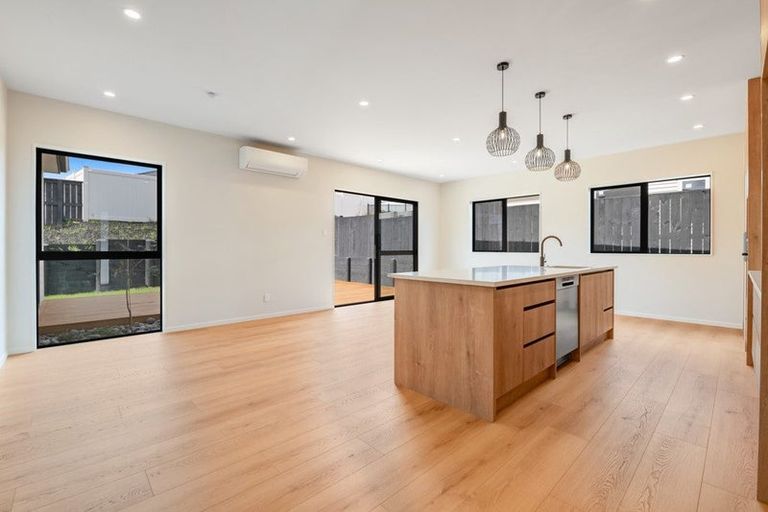 Photo of property in 12 Kanono Way, Helensville, 0800