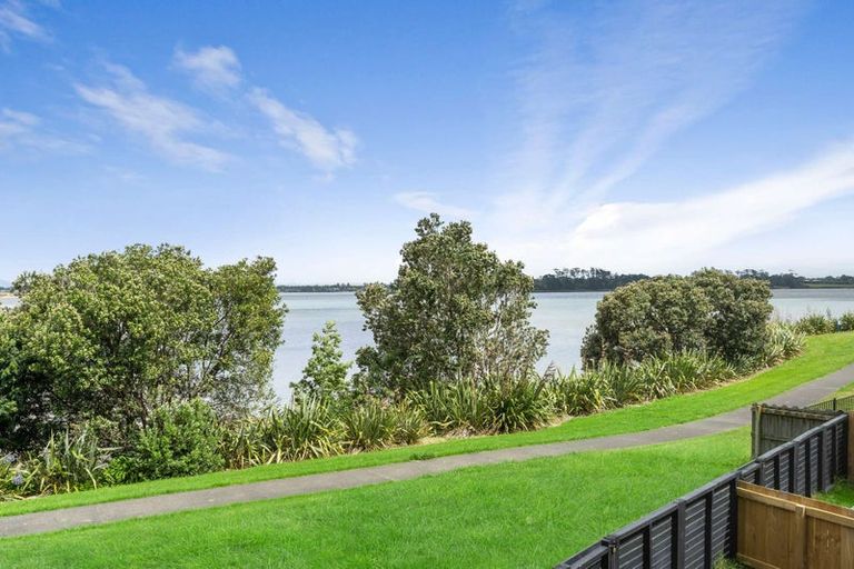 Photo of property in 6/24 Carnoustie Drive, Wattle Downs, Auckland, 2103