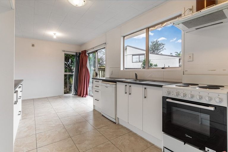 Photo of property in 58 Archmillen Avenue, Pakuranga Heights, Auckland, 2010