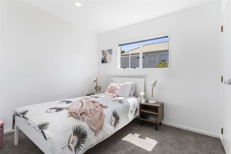 Photo of property in 1/71 Wellington Street, Howick, Auckland, 2014