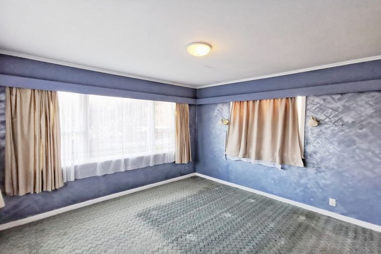 Photo of property in 6 Marlene Avenue, Te Atatu South, Auckland, 0610