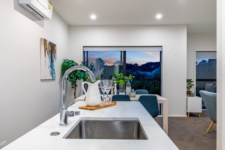 Photo of property in 40 Koreke Close, Kenepuru, Porirua, 5022