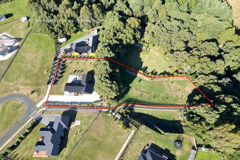 Photo of property in 12 Lancewood Way, Kinloch, Taupo, 3377
