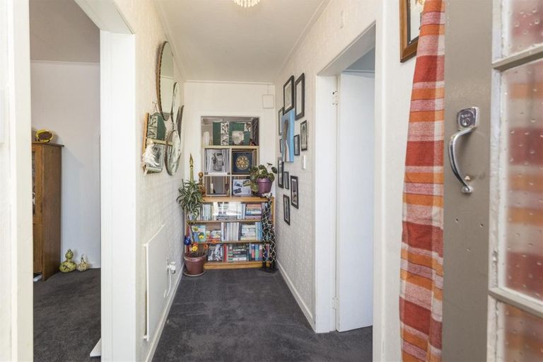 Photo of property in 2 Maunder Street, Marton, 4710