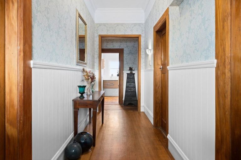 Photo of property in 12 Kinross White Street, Napier South, Napier, 4110