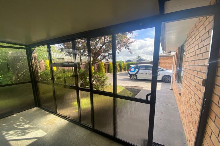 Photo of property in 2/5 Hibiscus Place, Redwood, Christchurch, 8051