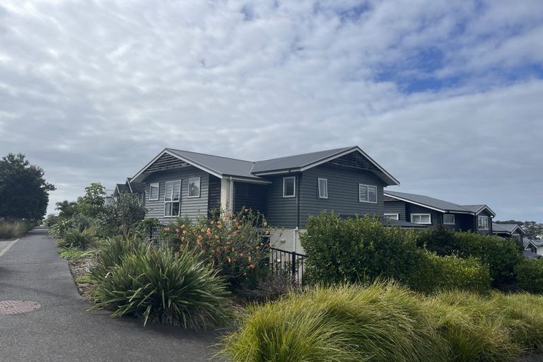 Photo of property in 15 Boardwalk Rise, Long Bay, Auckland, 0630
