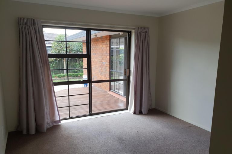 Photo of property in 6 Jensen Street, Hokowhitu, Palmerston North, 4410