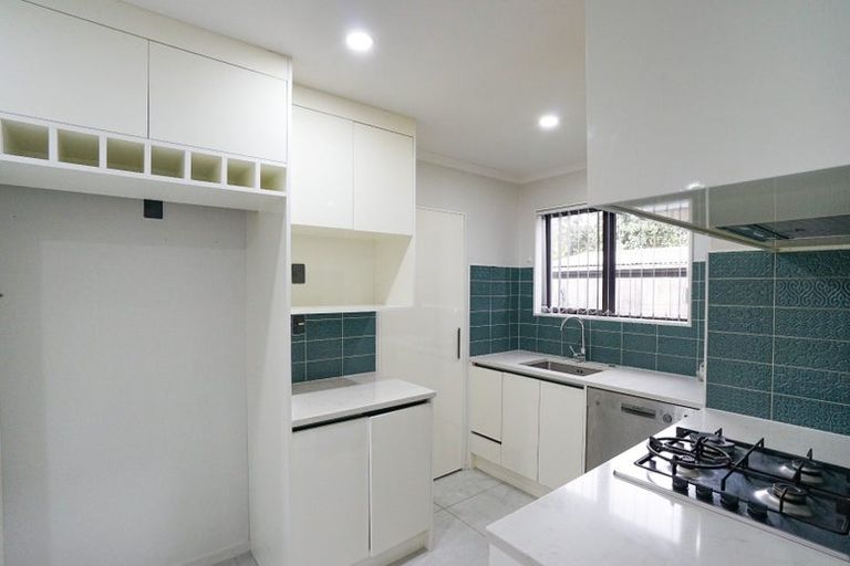 Photo of property in 425d Great South Road, Opaheke, Papakura, 2113