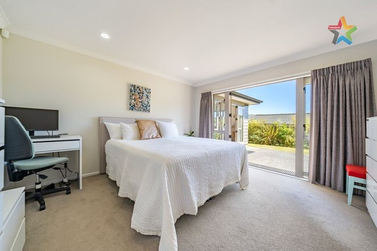 Photo of property in 45 Speldhurst Grove, Stokes Valley, Lower Hutt, 5019