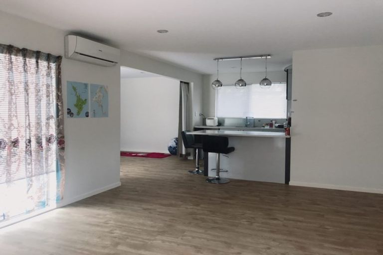 Photo of property in 13 Medina Place, Half Moon Bay, Auckland, 2012