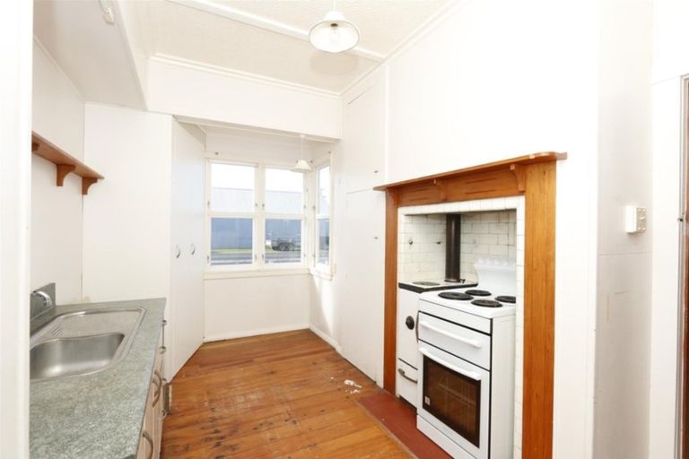 Photo of property in 28 Napier Street, Opunake, 4616