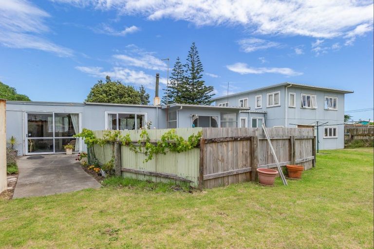 Photo of property in 5 Ngatiawa Street, Himatangi Beach, Foxton, 4891