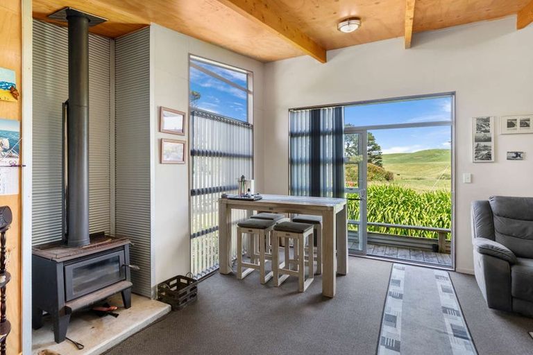 Photo of property in 97 Mowhanau Drive, Kai Iwi, Whanganui, 4574