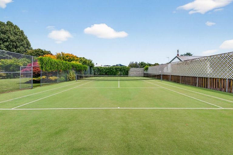 Photo of property in 27 Neeve Road, Taradale, Napier, 4112
