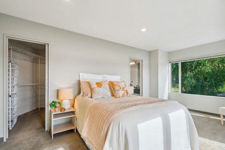 Photo of property in 26a Mana View Road, Paremata, Porirua, 5026