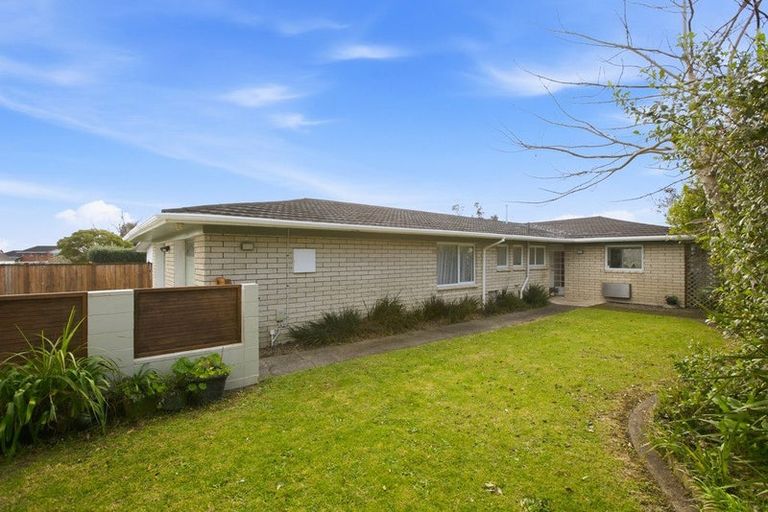 Photo of property in 34 Truby King Street, Merrilands, New Plymouth, 4312