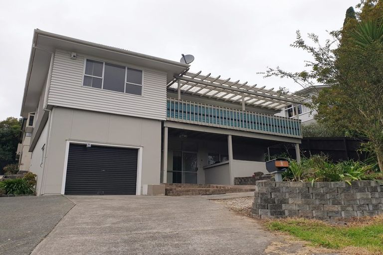 Photo of property in 8 Tawavale Crescent, Totara Vale, Auckland, 0629