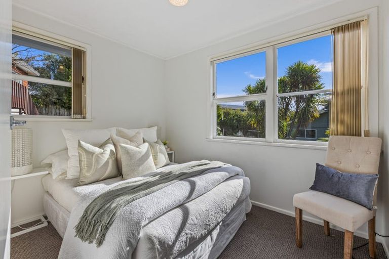 Photo of property in 1/8 Ludlow Terrace, Totara Vale, Auckland, 0627