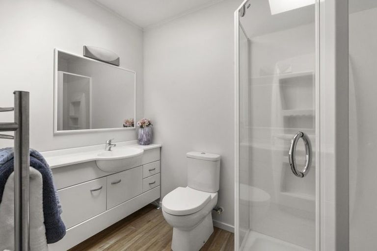 Photo of property in 2/94 Norwood Road, Bayswater, Auckland, 0622