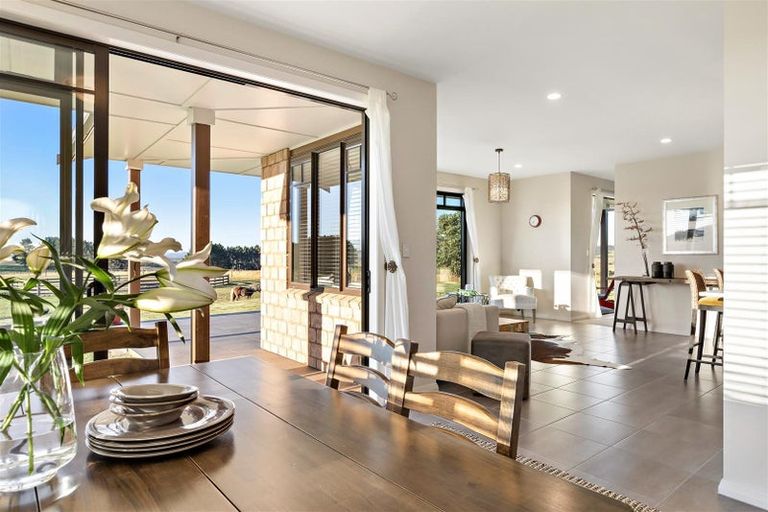 Photo of property in 135b Hutchinson Road, Helensville, 0875