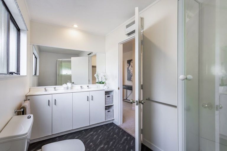 Photo of property in 4 Sutherland Avenue, Silverstream, Upper Hutt, 5019