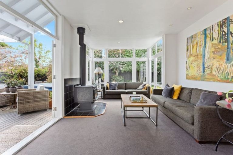 Photo of property in 15 Hewitts Road, Merivale, Christchurch, 8014