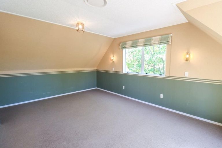 Photo of property in 18 Churchill Avenue, Hokowhitu, Palmerston North, 4410