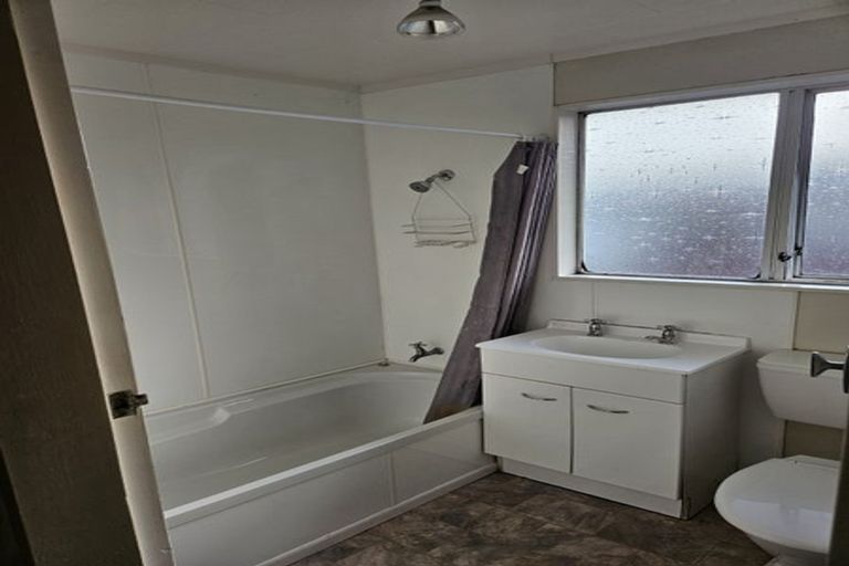 Photo of property in 51 Hartford Crescent, Totara Park, Upper Hutt, 5018