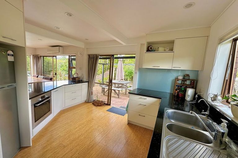 Photo of property in 74 Cheriton Road, Mellons Bay, Auckland, 2014