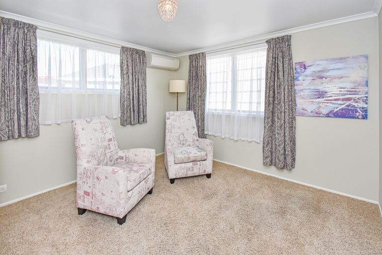 Photo of property in 45a Barnhill Crescent, Pahurehure, Papakura, 2113