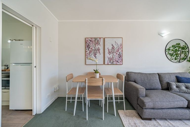 Photo of property in Hobson Court Flats, 64/70 Hobson Street, Thorndon, Wellington, 6011