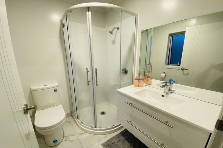 Photo of property in 2/12 Scotland Place, Hillcrest, Hamilton, 3216