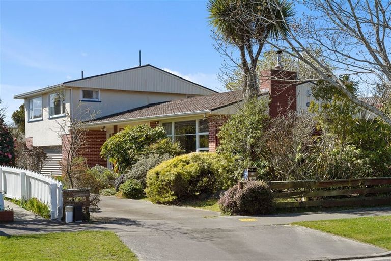 Photo of property in 42 Arlington Street, Burnside, Christchurch, 8053