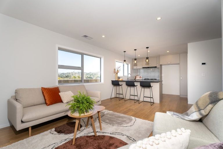 Photo of property in 9 Pine Hill Rise, Glenside, Wellington, 6037