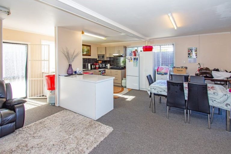 Photo of property in 581 Massey Road, Mangere, Auckland, 2022