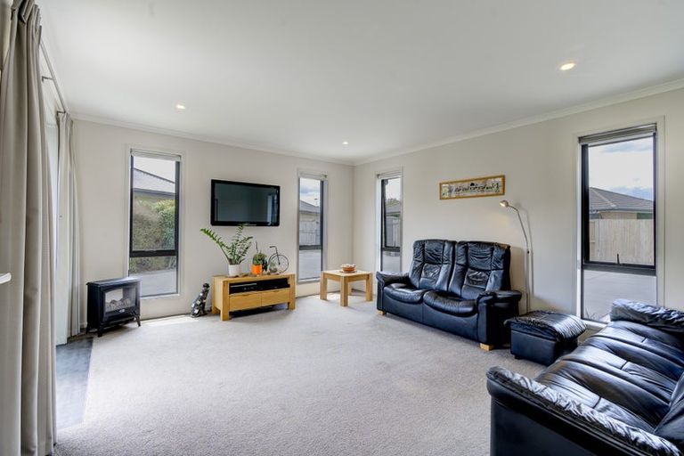 Photo of property in 25 Aquila Crescent, Rototuna North, Hamilton, 3210