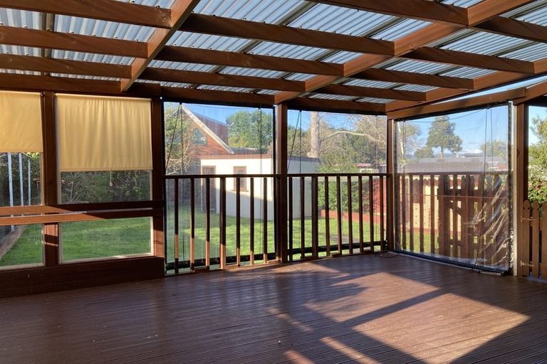 Photo of property in 14 Fairdene Avenue, Henderson, Auckland, 0610