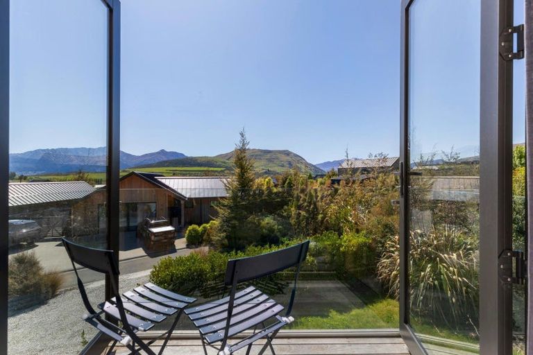 Photo of property in 6 Appin Court, Jacks Point, Queenstown, 9371