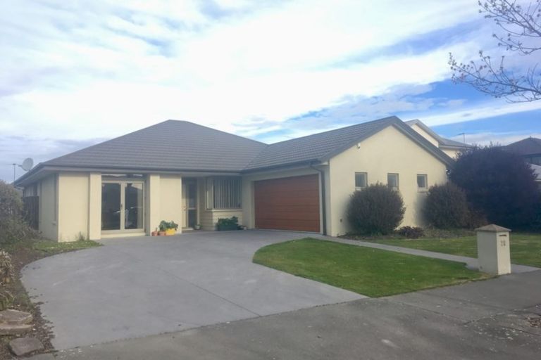 Photo of property in 20 Mcmahon Drive, Aidanfield, Christchurch, 8025