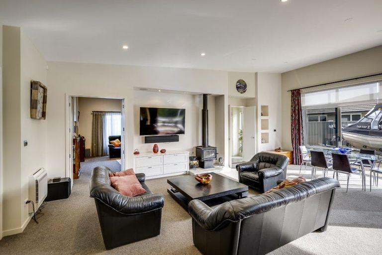 Photo of property in 52 Orotu Drive, Poraiti, Napier, 4112