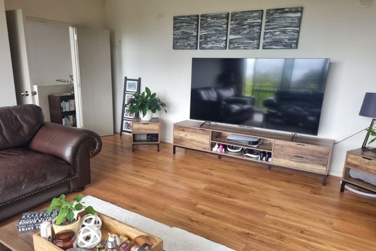 Photo of property in 7b Reynolds Place, Torbay, Auckland, 0630