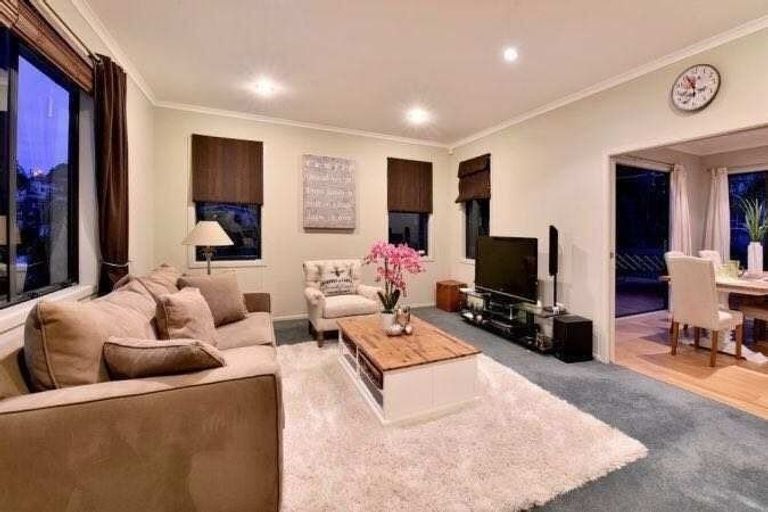 Photo of property in 5 Hornbill Drive, Fairview Heights, Auckland, 0632