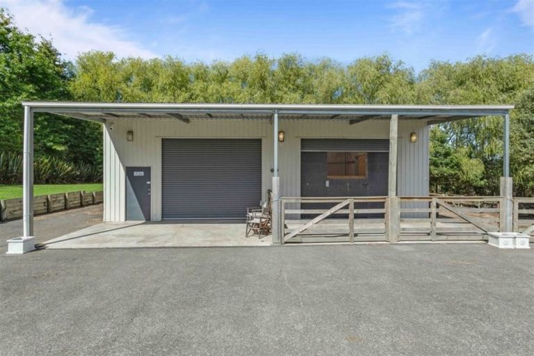 Photo of property in 21 Ashwood Avenue, Dairy Flat, Albany, 0792