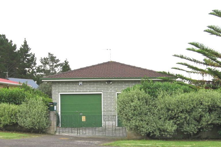 Photo of property in 336 Royal Road, Massey, Auckland, 0614
