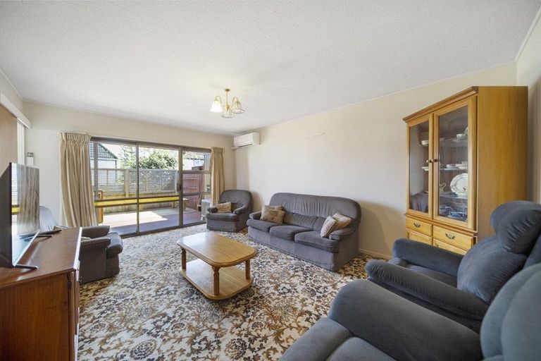 Photo of property in 2/9 Malte Brun Place, Papatoetoe, Auckland, 2025