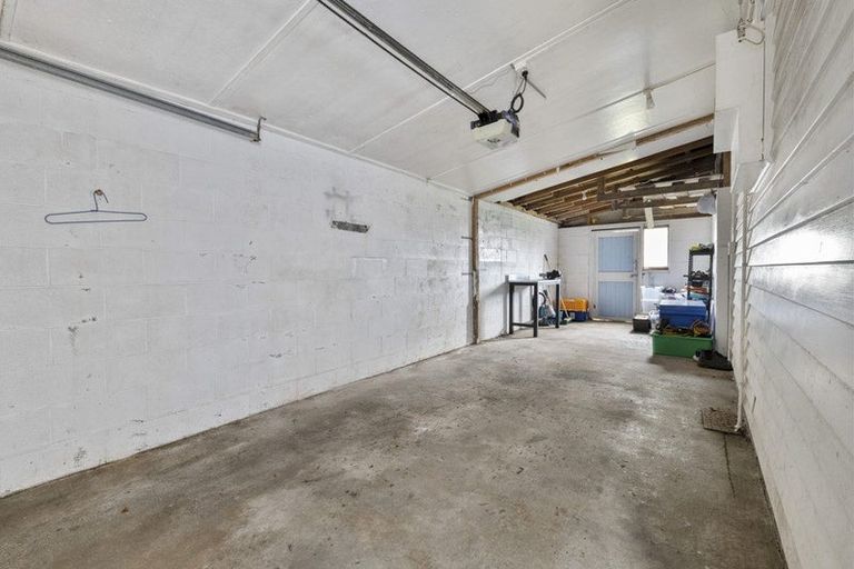 Photo of property in 5 Ngaio Place, Hawera, 4610