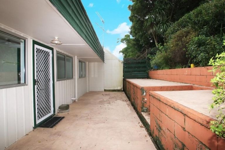 Photo of property in 1/17 Cresta Avenue, Beach Haven, Auckland, 0626