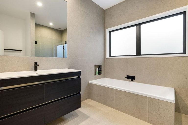 Photo of property in 36 Delamare Road, St Andrews, Hamilton, 3200