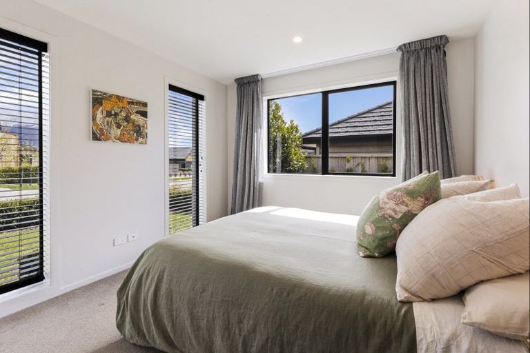 Photo of property in 4 Ward Street, Jacks Point, Queenstown, 9371